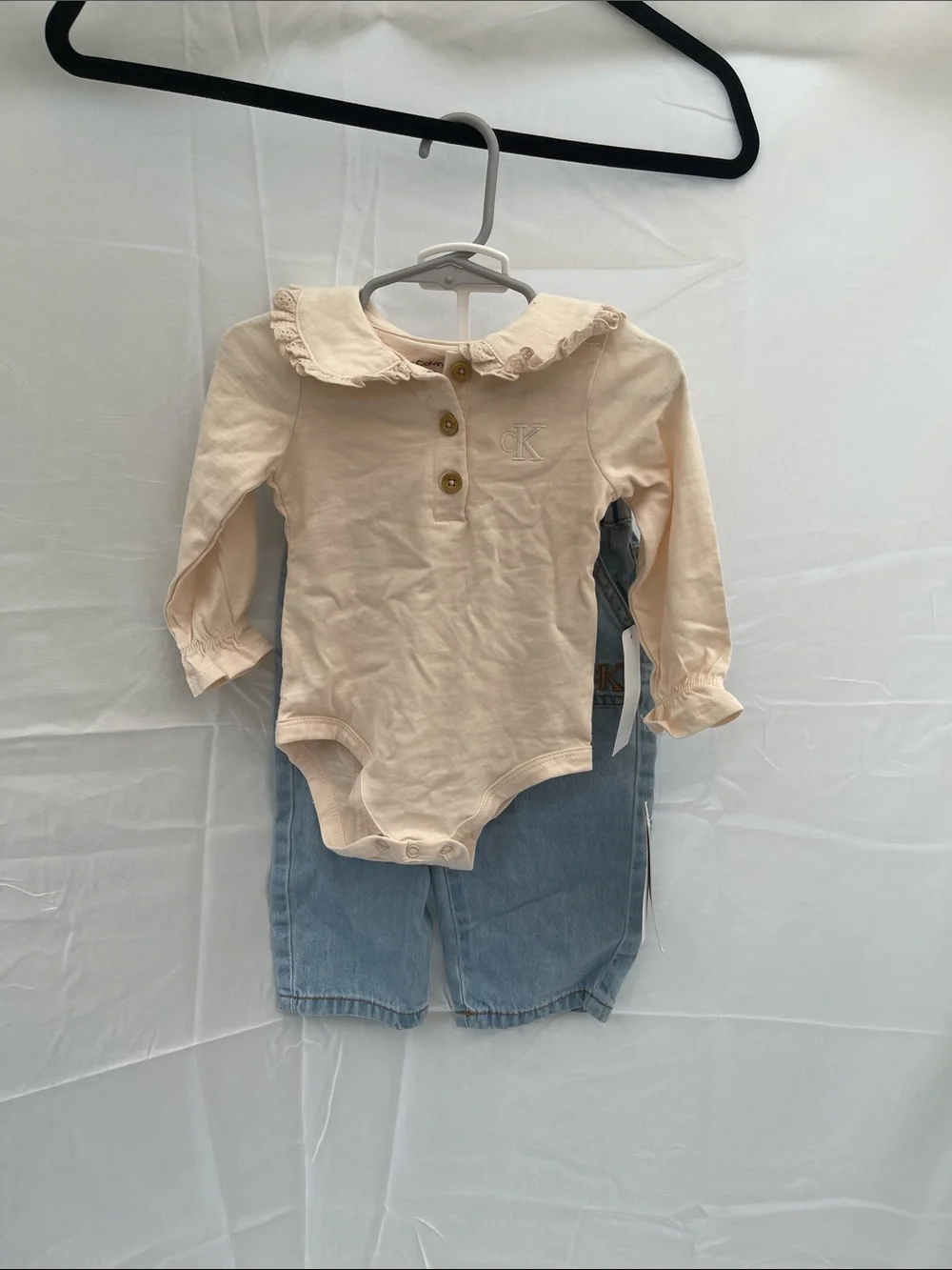 Calvin Klein Cream Ruffle-Collar Long-Sleeve Bodysuit